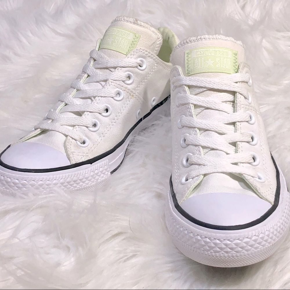 🥝WOW!!! EUC Converse All-Star Chuck Taylor Low White Spring Green Sneakers